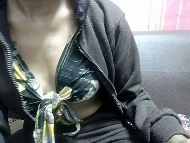 Offline Amelia25 on BongaCams