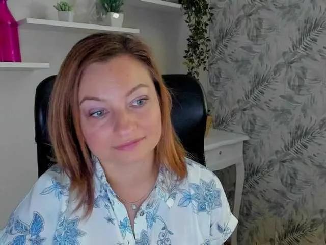 Offline angelaLove13 on BongaCams