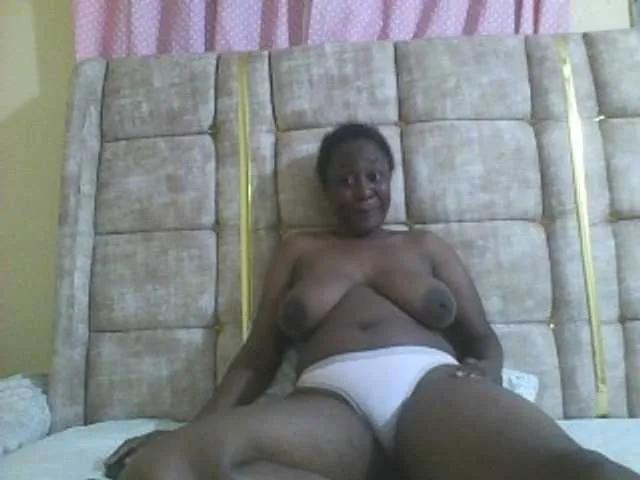 Offline Beauty-Queen1 on BongaCams