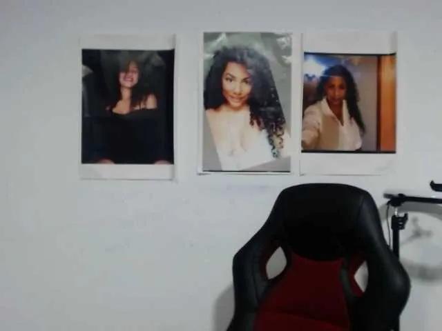 Offline Bellacrespa on BongaCams