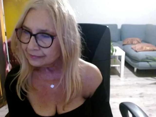 Freechat BlondeSofia on BongaCams