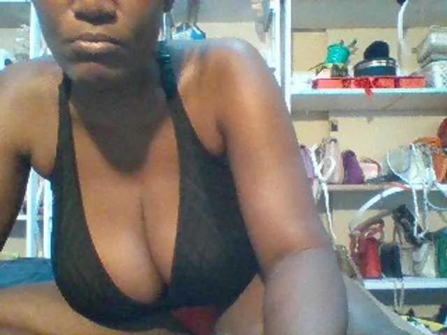 Offline BoobieQueen on BongaCams