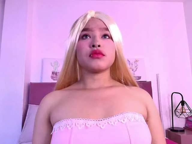 Offline CamiilaGlow on BongaCams