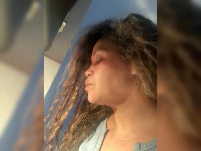 Offline Candela-lat on BongaCams