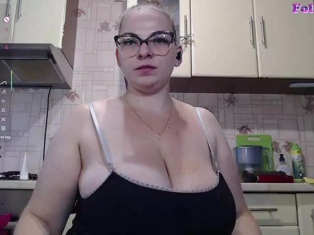 Offline CarolinaDiamond33 on BongaCams