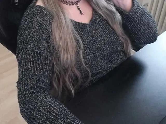 Offline Celina-Rose on BongaCams