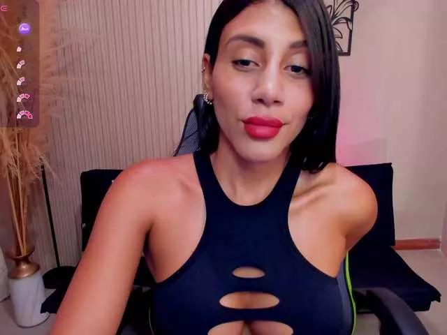 Offline charlotte-Cox on BongaCams