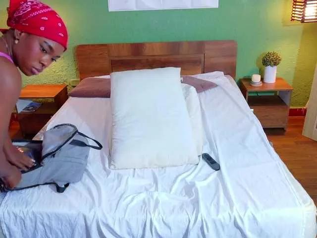 Freechat Chocolatte-dreams on BongaCams