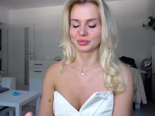 Offline Cornelia22hot on BongaCams