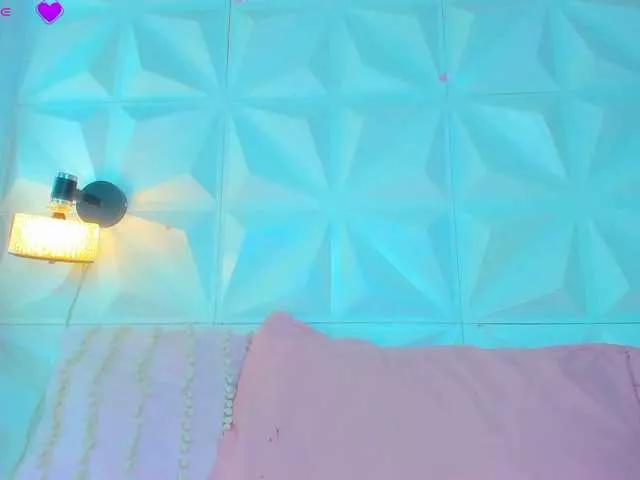 Offline cutelatinaxxx on BongaCams