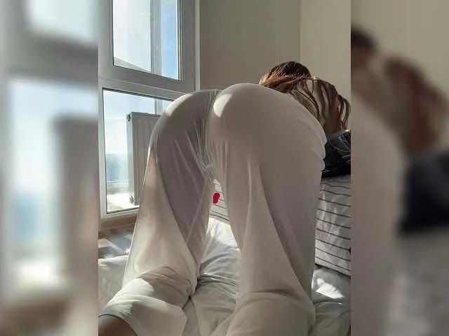 Offline daddySgirl9 on BongaCams