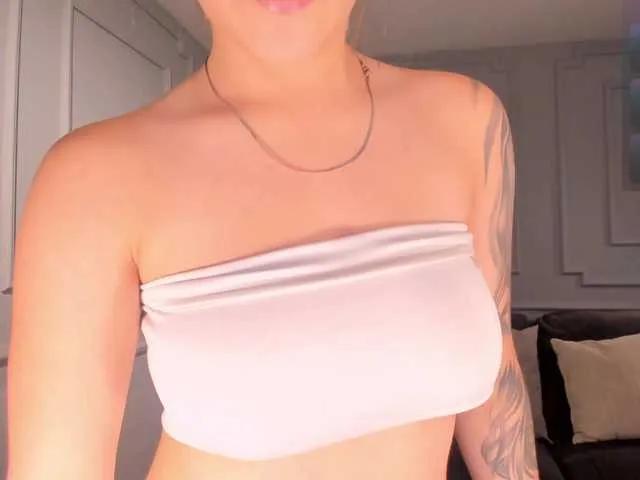 Offline DonnaStonne on BongaCams