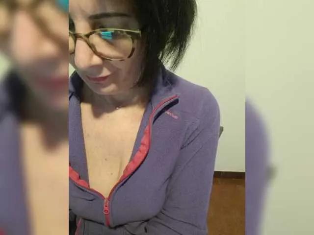 Offline ElitalianMilf on BongaCams