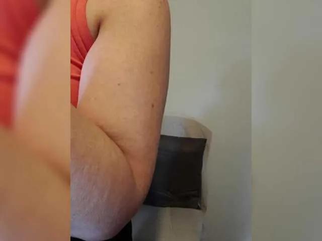 Offline ElitalianMilf on BongaCams