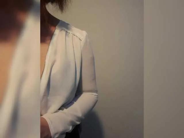 Offline ElitalianMilf on BongaCams