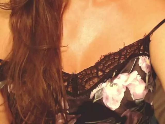 Offline ellaine on BongaCams