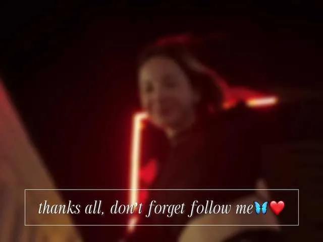 Offline emely1benz on BongaCams