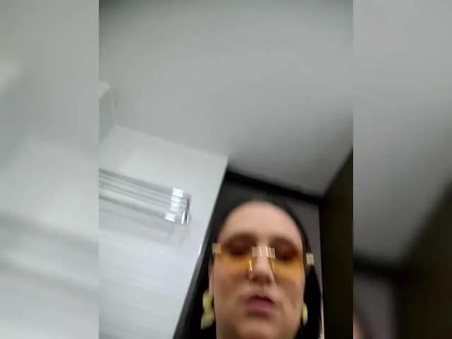 Offline Emeraldgem on BongaCams