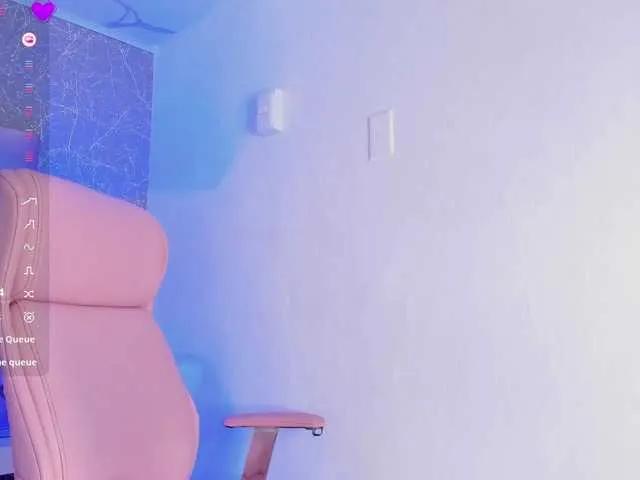 Offline Emily-White on BongaCams