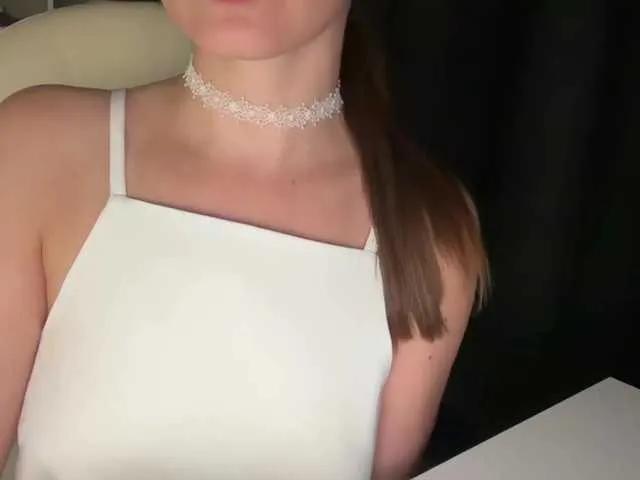 Offline emisun on BongaCams