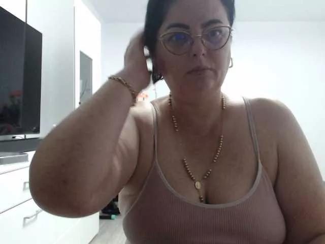 Offline Emyllywhite on BongaCams
