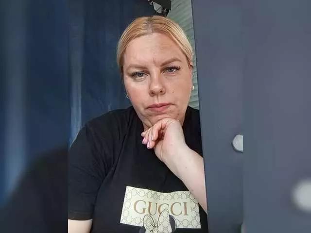 Offline EVA2311 on BongaCams