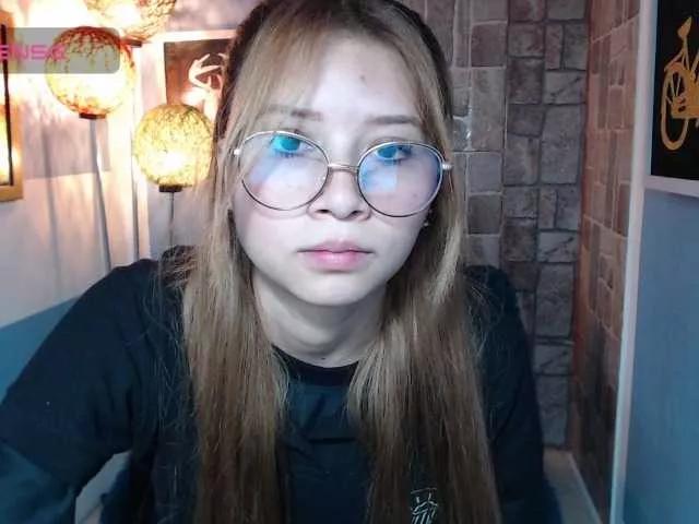 Offline Fiorellaa-delsd on BongaCams