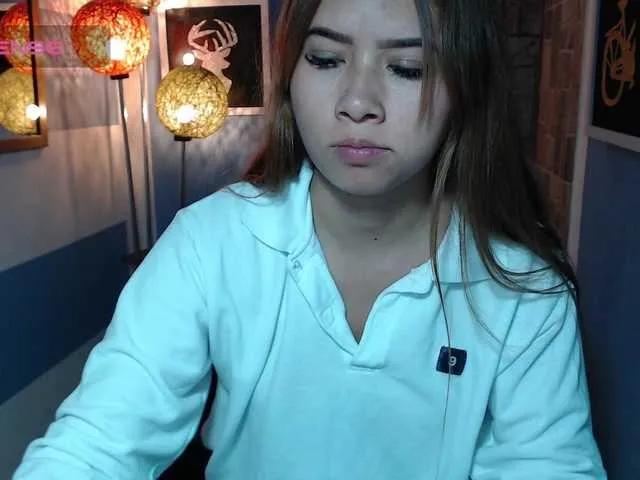 Offline Fiorellaa-delsd on BongaCams