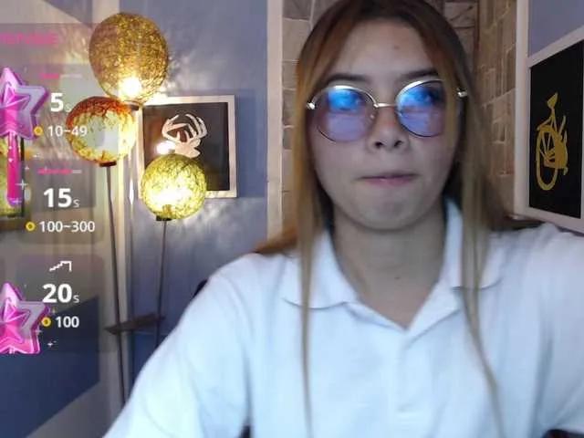 Offline Fiorellaa-delsd on BongaCams