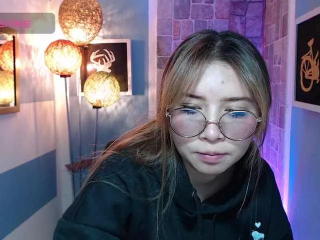 Offline Fiorellaa-delsd on BongaCams