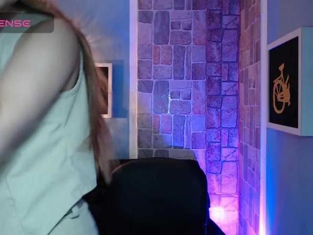 Offline Fiorellaa-delsd on BongaCams