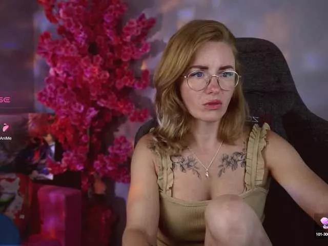 Offline FreyaAkerson on BongaCams