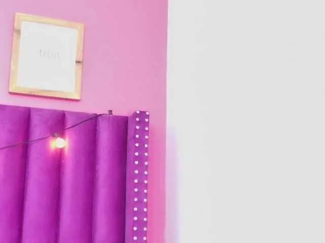 Offline friendsmom on BongaCams