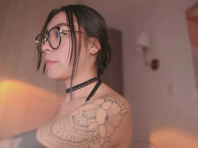 Offline GigiLee on BongaCams