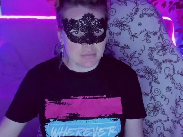 Offline GloriaGrays on BongaCams