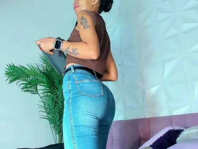 Offline Hellen-Sky on BongaCams