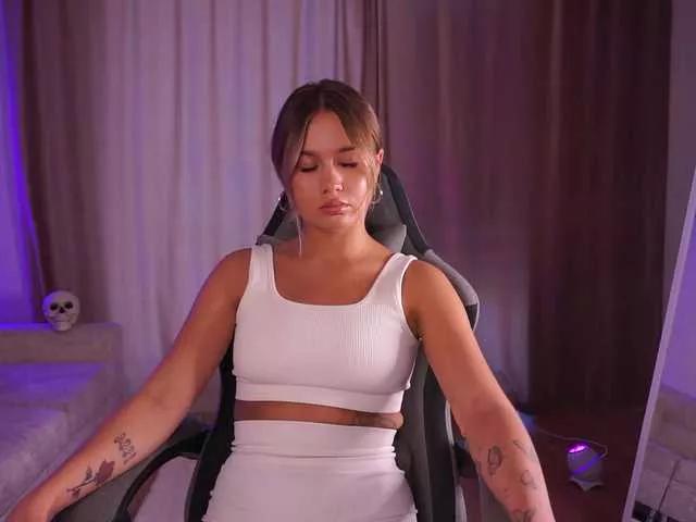 Offline HellyPaw on BongaCams