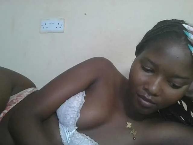 Offline Hornyqueen4 on BongaCams