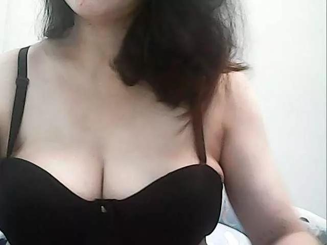 Offline hotbabyasian on BongaCams