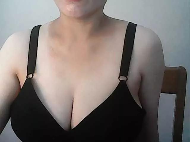 Offline hotbabyasian on BongaCams