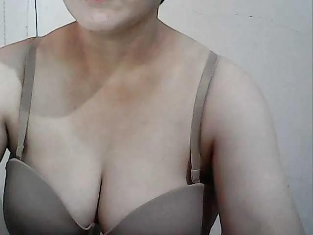 Offline hotbabyasian on BongaCams