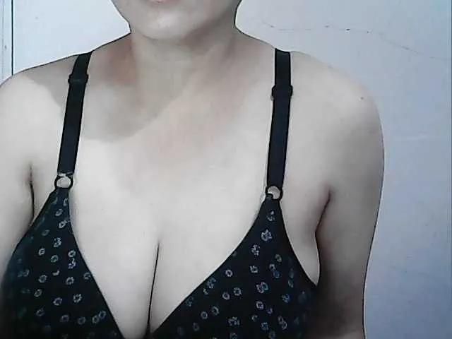 Offline hotbabyasian on BongaCams