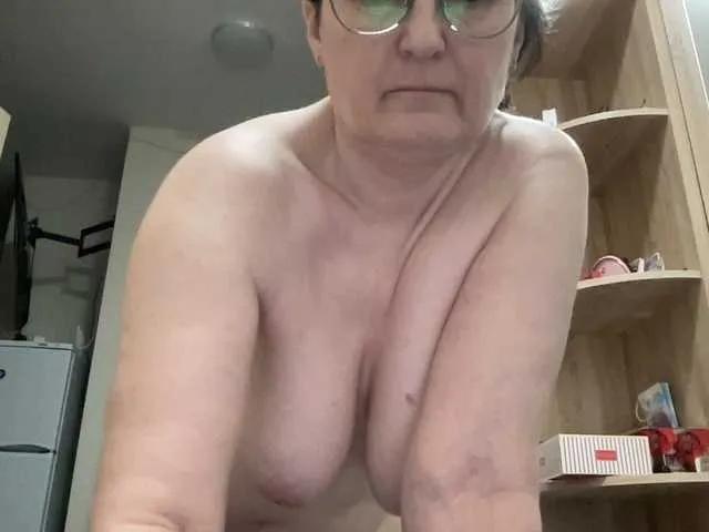 Offline HotMilfPussy on BongaCams