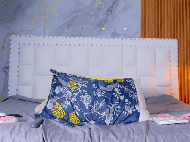 Offline Indiancutiie on BongaCams