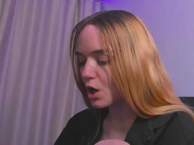 Offline JanetShy on BongaCams