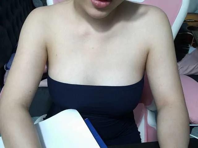 Offline Julia98 on BongaCams