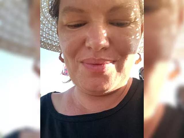 Freechat Juliamad on BongaCams