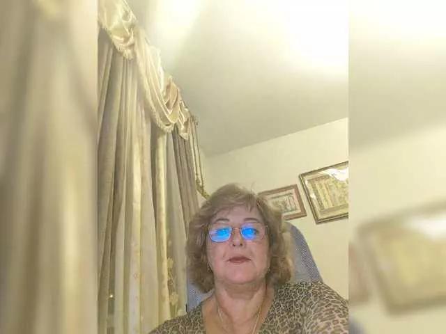 Offline KarinkaSweet on BongaCams