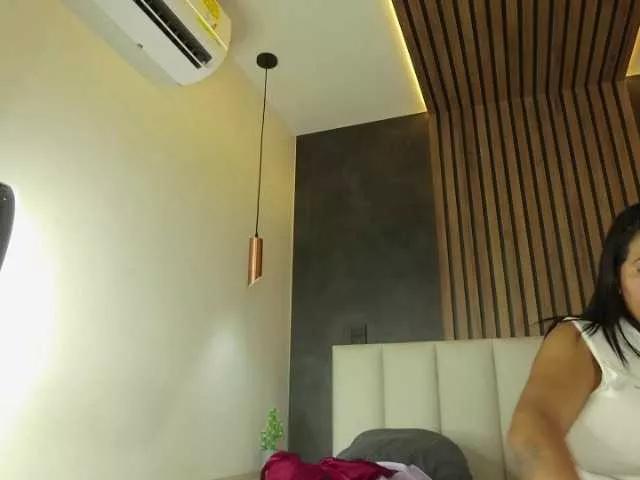 Offline Kendalmiller on BongaCams