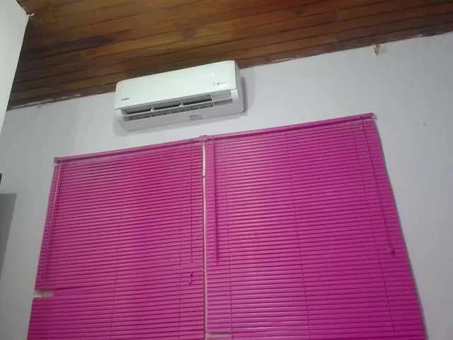 Offline KOURTNEY- on BongaCams